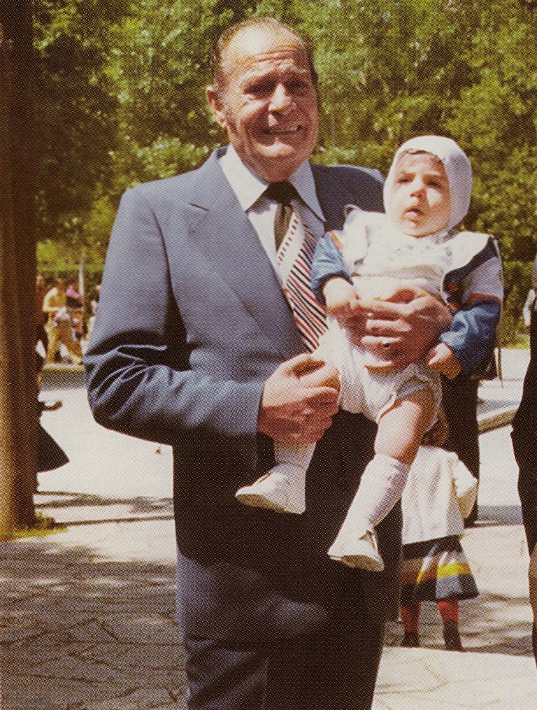 Ο Λάμπρος Κωνσταντάρας με τον παππού του, Λάμπρο Κωνσταντάρα